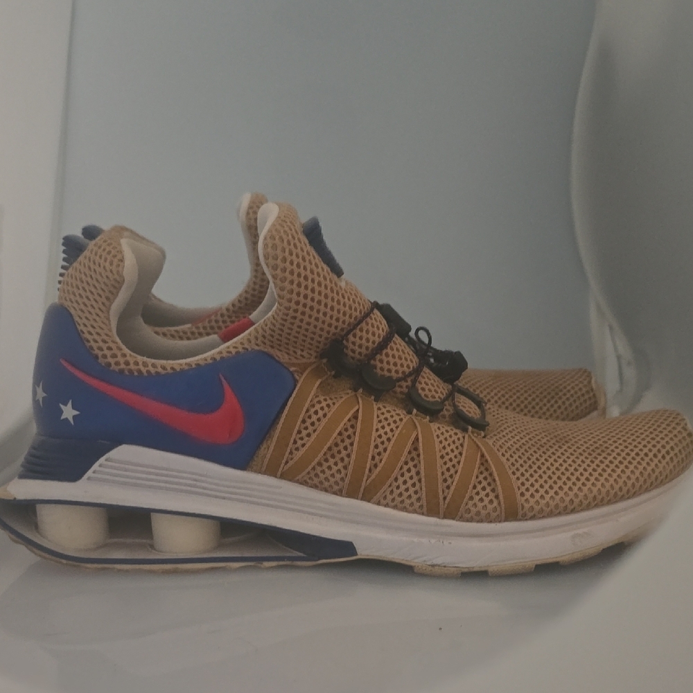 Nike Shox 8n USA Colorway with Red Swoosh